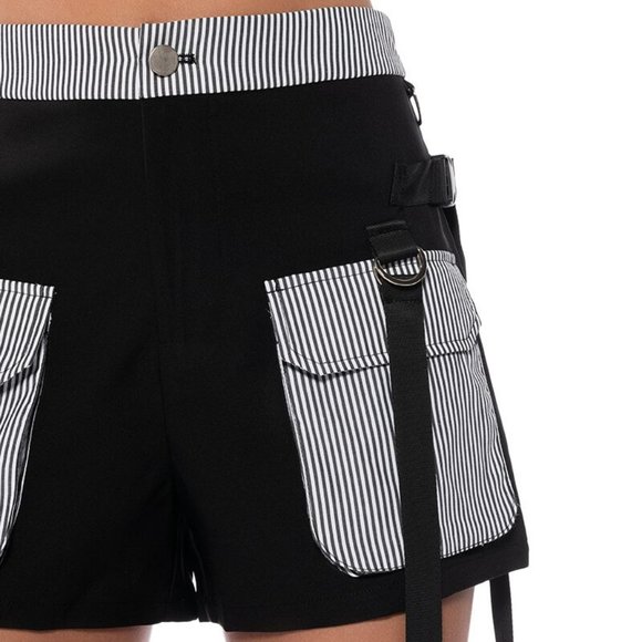 Stasia Land Striped & Buckled Cargo Shorts Plus Size 2X - Picture 4 of 7